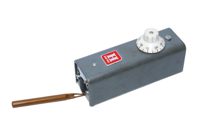 HONEYWELL L6007A10451 TEMPERATURE CONTROLLER - Image 5