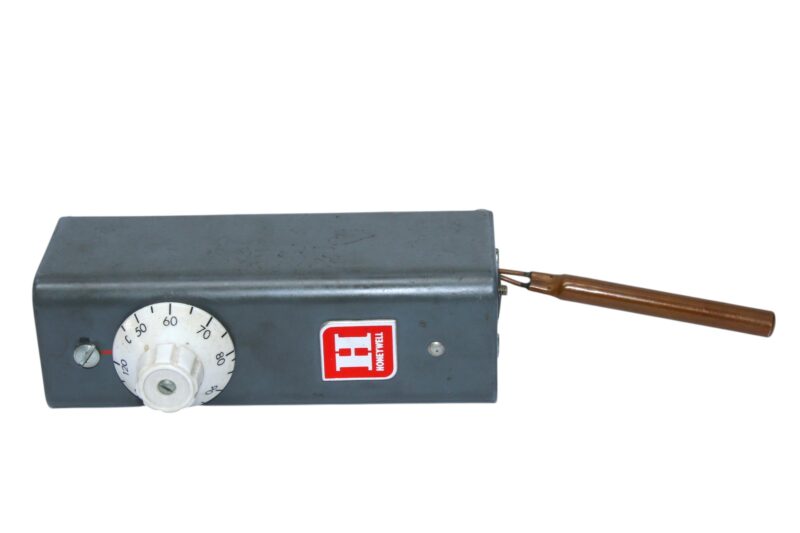 HONEYWELL L6007A10451 TEMPERATURE CONTROLLER - Image 4