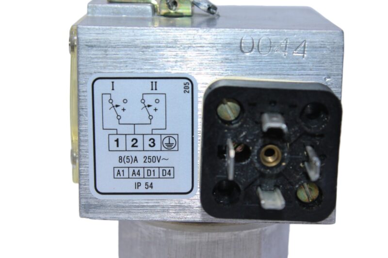 HONEYWELL TH-D26-417 TEMPERATURE SWITCH - Image 4