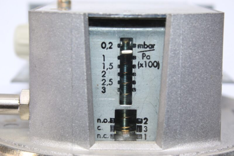 HONEYWELL C6045D 1043 GAS AIR PRESSURE SWITCH - Image 5