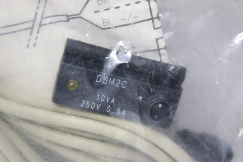 CAMOZZI DSM2C MAGNETIC REED SENSOR - Image 2