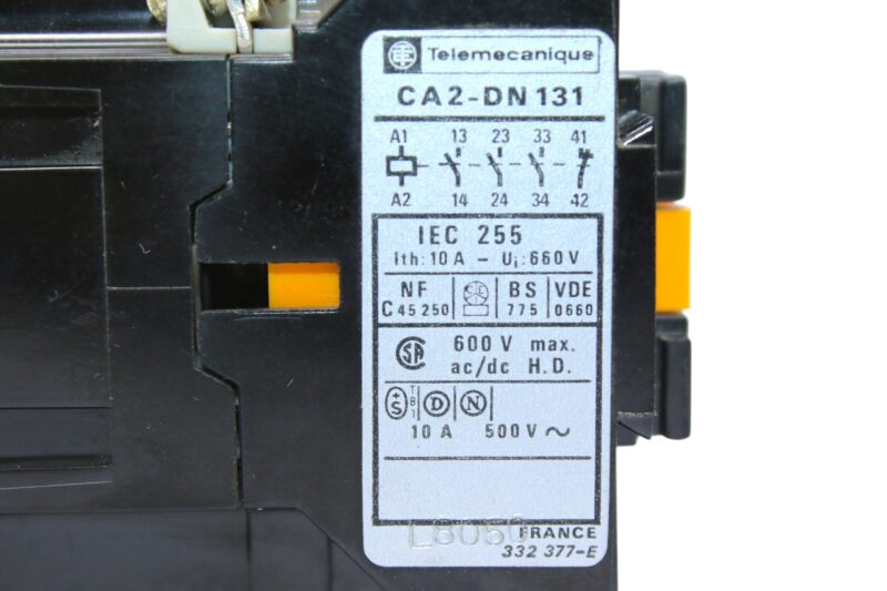 TELEMECANIQUE CA2-DN131 CONTROL RELAY - Image 2