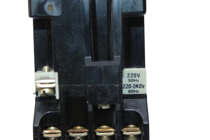 TELEMECANIQUE CA2-DN131 CONTROL RELAY - Image 3