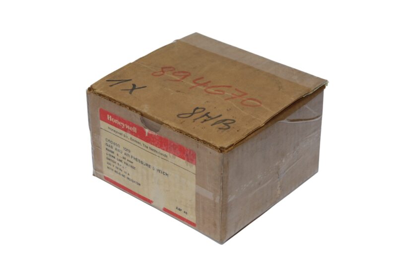 HONEYWELL C6045D 1019 GAS AIR PRESSURE SWITCH - Image 8
