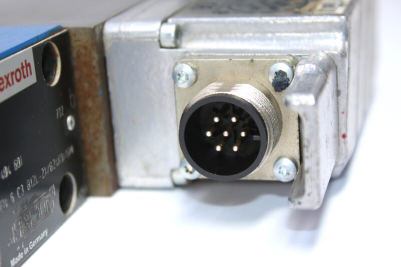 REXROTH 0 811 404 601 SERVO SOLENOID DIRECTIONAL CONTROL VALVE 4WRPEH 6 C3 B12L-2X/G24K0/A1M - Image 3