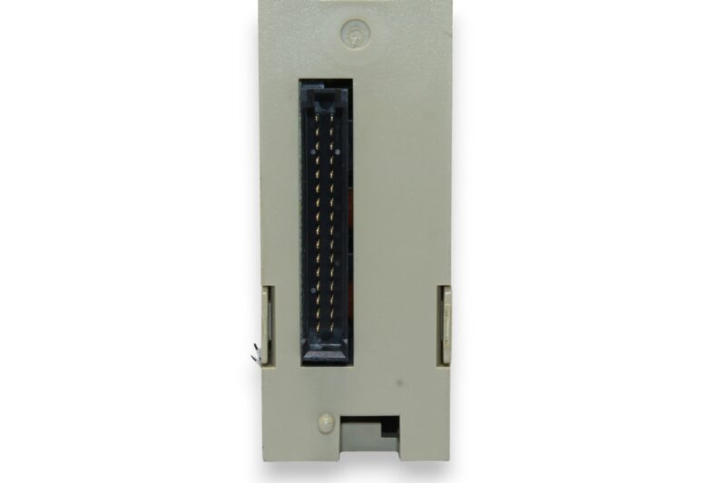 OMRON C200H-OC222 OUTPUT MODULE - Image 6