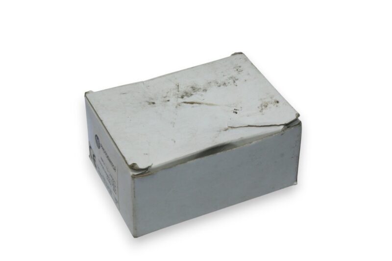 ALLEN BRADLEY 42KC-T2LPTP-P4 PHOTOSWITCH PHOTOELECTRIC SENSOR - Image 9