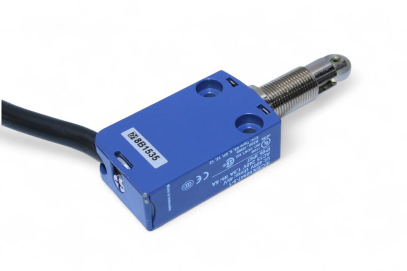 TELEMECANIQUE ZCMD21 LIMIT SWITCH - Image 4