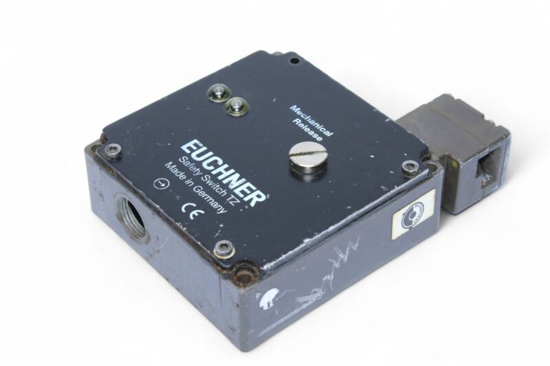 EUCHNER TZ1RE024MVAB SAFETY SWITCH 083966 - Image 4