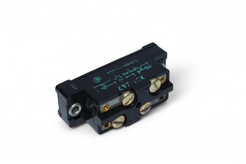 TELEMECANIQUE XC1-ZA2 LIMIT SWITCH - Image 3