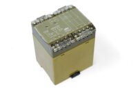 PILZ PNOZ/2 240VAC 3S 1O SAFETY RELAY 474755