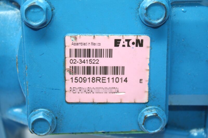 VICKERS PVE012R01AUB0A2100000100100CD0A VARIABLE DISPLACEMENT PISTON PUMP 02-341522 - Image 2