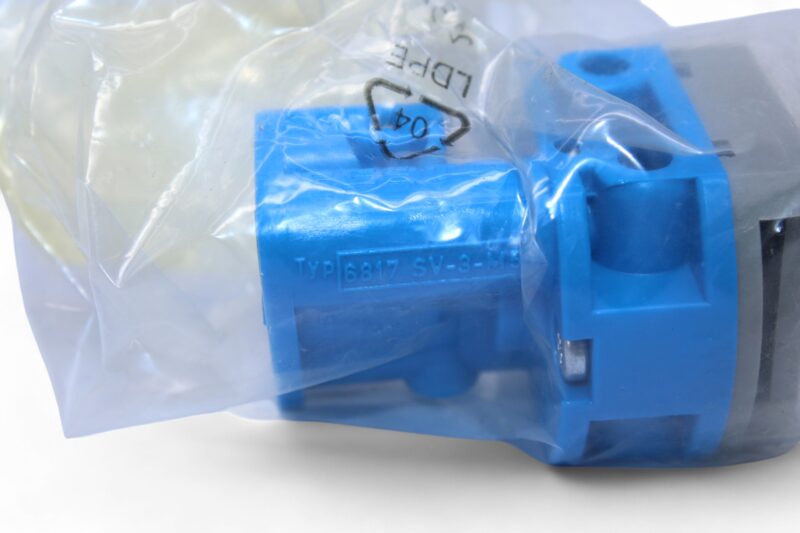 FESTO SV-3-M5 FRONT PANEL VALVE 6817 - Image 2