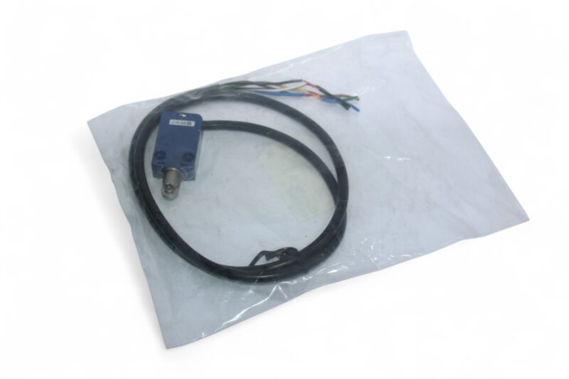 TELEMECANIQUE XCMD2102L1 LIMIT SWITCH - Image 3