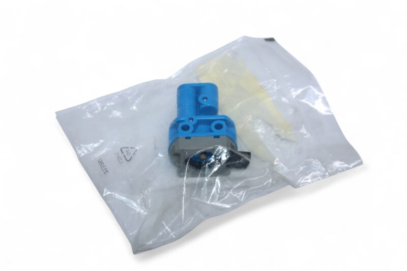 FESTO SV-3-M5 FRONT PANEL VALVE 6817 - Image 3
