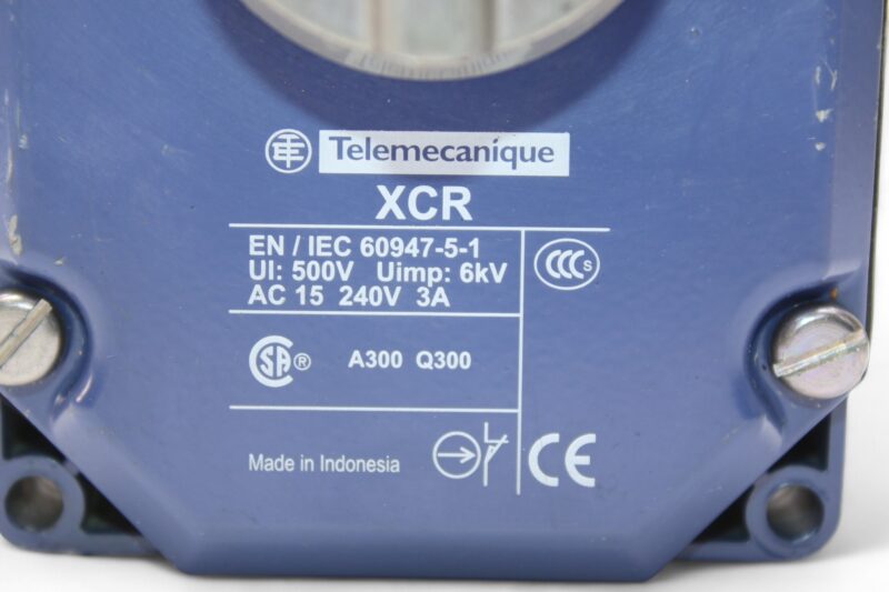 TELEMECANIQUE XCRF17 LIMIT SWITCH - Image 2