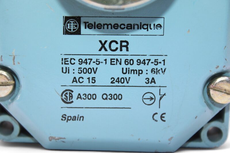 TELEMECANIQUE XCRF17 LIMIT SWITCH - Image 2