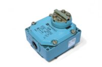TELEMECANIQUE XCRF17 LIMIT SWITCH