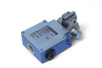 TELEMECANIQUE XCKMR54D1 LIMIT SWITCH