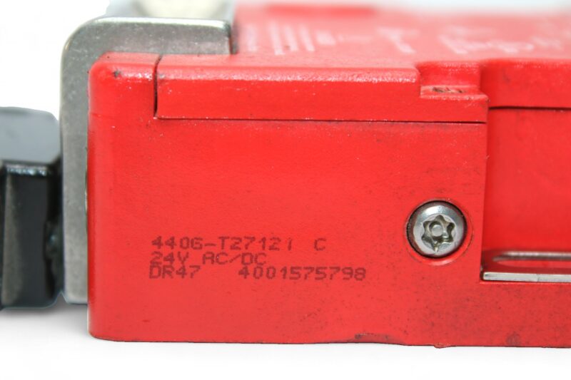 ALLEN BRADLEY GUARDMASTER 4406-T27212 C SAFETY SWITCH TLS1-GD2 - Image 2