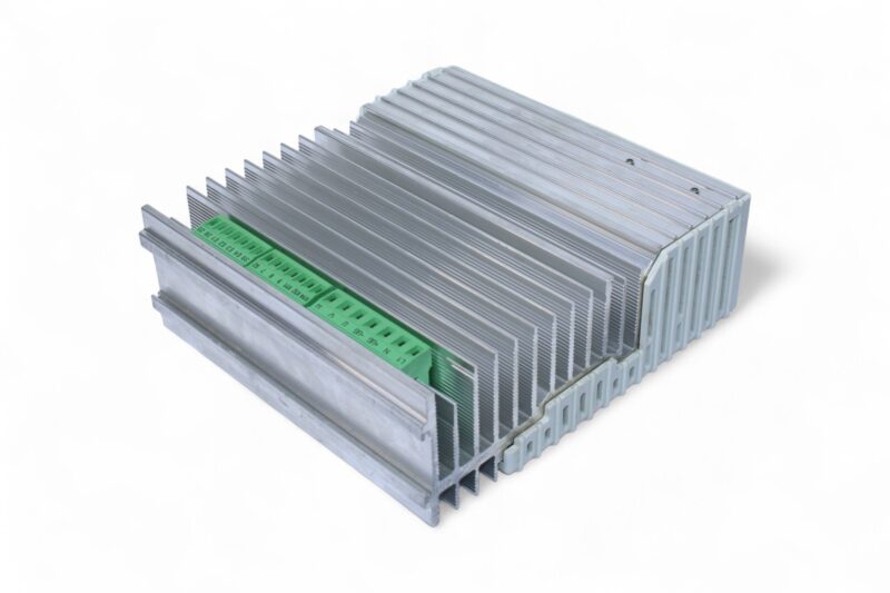 LENZE 33.8202-E FREQUENCY INVERTER 00384004 (0.75 KW) - Image 5