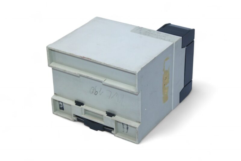 Endress+Hauser FMU 421 NIVOSONIC SAFETY RELAY 917999-0040 (20…28VDC) - Image 4