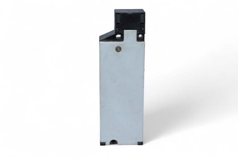 MOELLER AT0-11-24DFT-ZBZ/X INTERLOCK SWITCH - Image 3