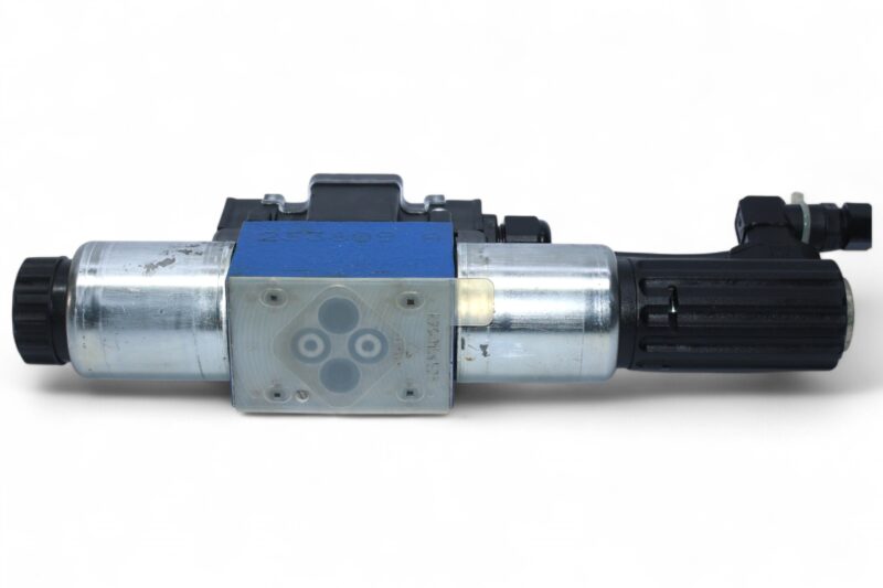 REXROTH R900891138 HIGH RESPONSE VALVE PILOT OPERATED 4WRTE-42/M - Image 5