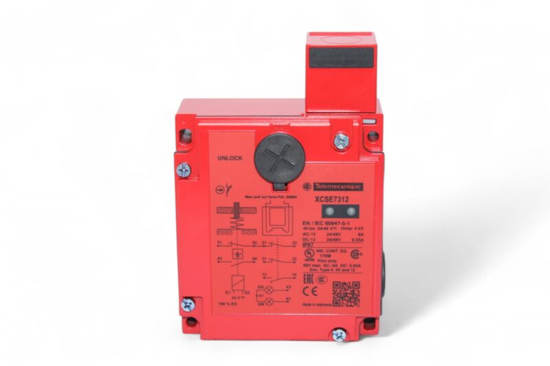 TELEMECANIQUE XCS-E7312 SAFETY SWITCH - Image 4