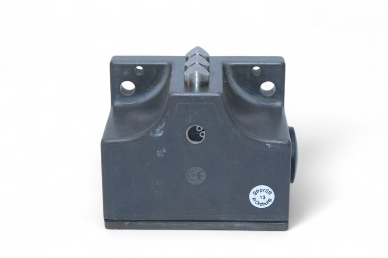 EUCHNER SN03D12-502-M LIMIT SWITCH 082164 - Image 3