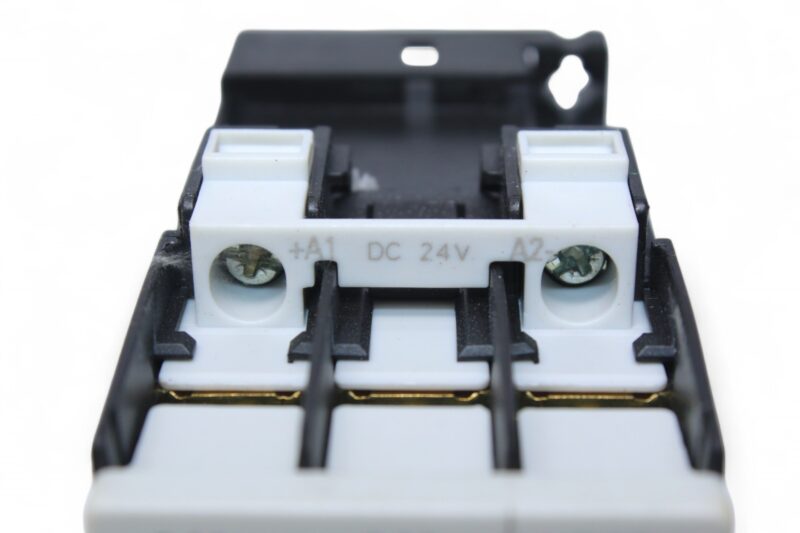 SIEMENS 3RT1025-1BB44 POWER CONTACTOR - Image 3