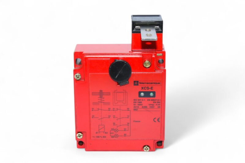 TELEMECANIQUE XCS-E5311 SAFETY SWITCH - Image 4
