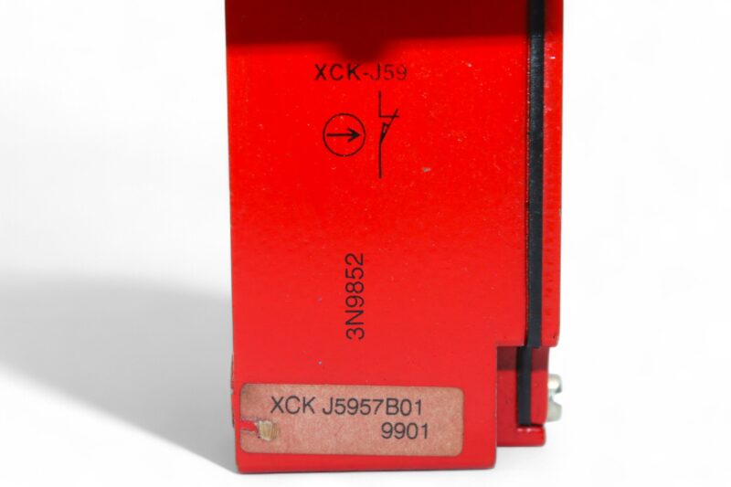 TELEMECANIQUE XCK-J5957B01 LIMIT SWITCH - Image 2