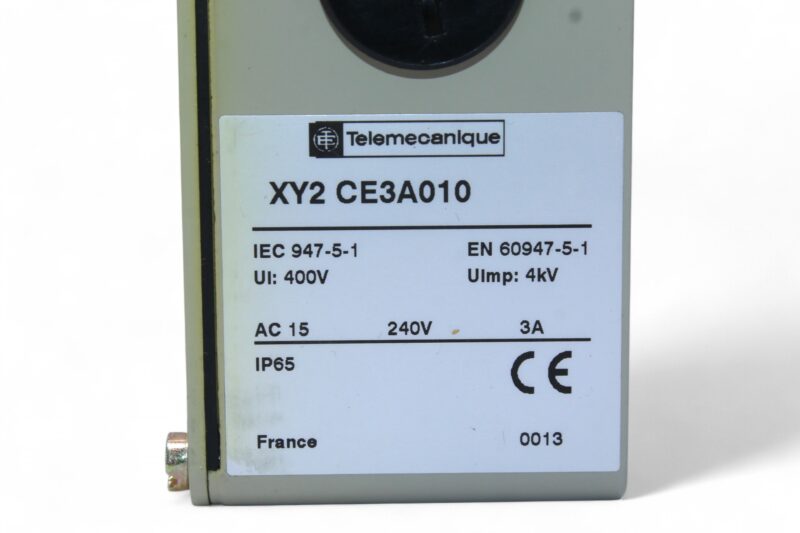 TELEMECANIQUE XY2CE3A010 EMERGENCY STOP ROPE PULL SWITCH - Image 2
