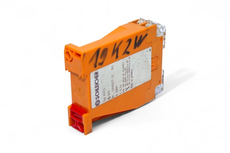 SCHLEICHER KSY 11 TIME RELAY 13503177 31 (0.5 Sec) - Image 5