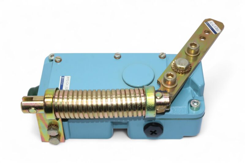 TELEMECANIQUE XY2-CA  220 CABLE PULL SWITCH - Image 3