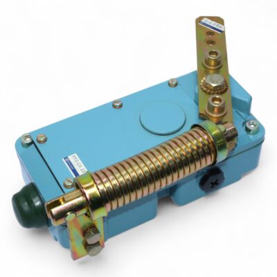 TELEMECANIQUE XY2-CA 220 CABLE PULL SWITCH