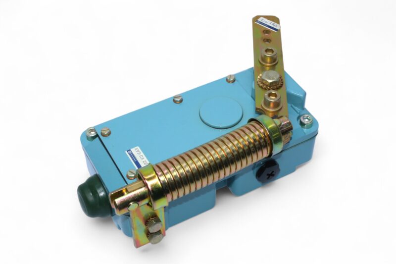 TELEMECANIQUE XY2-CA 220 CABLE PULL SWITCH