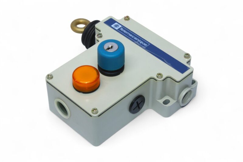 TELEMECANIQUE XY2CE2A596 EMERGENCY STOP ROPE PULL SWITCH - Image 4