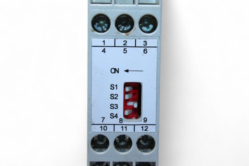 MVA UTL 2.00G ISOLATION AMPLIFIER 230 VAC - Image 3