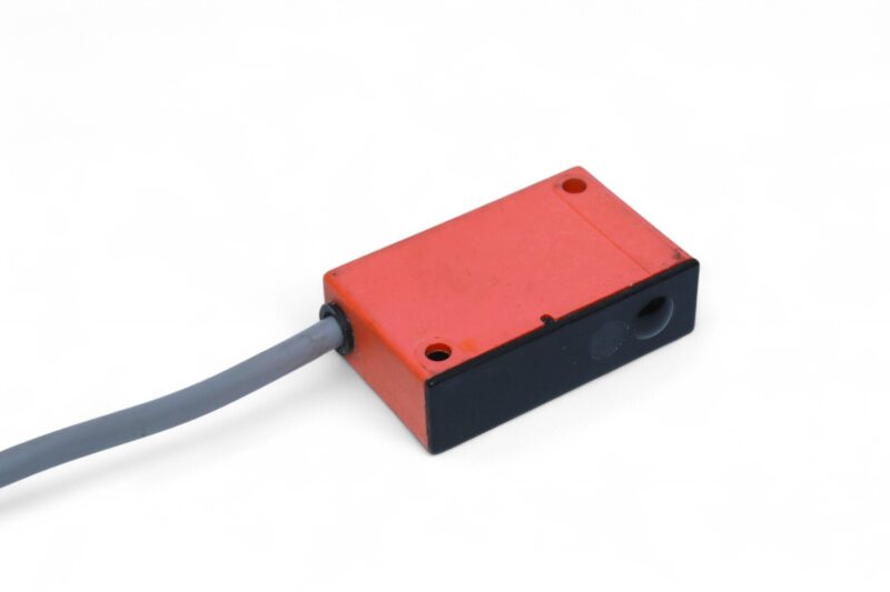 SCHMERSAL IFO 4-250-10P INDUCTIVE PROXIMITY SWITCH 101085839 - Image 3