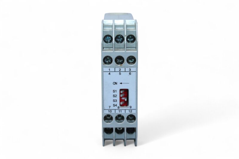 MVA UTL 2.00G ISOLATION AMPLIFIER 230 VAC - Image 4
