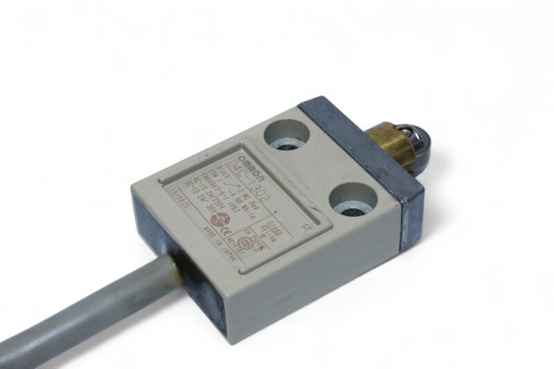 OMRON D4C-1302 LIMIT SWITCH - Image 3