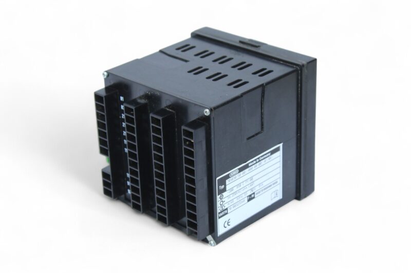 JUMO dTRON 04.1 COMPACT MICROPROCESSOR CONTROLLER 703030/50-001-000-00-001-01/061 - Image 6