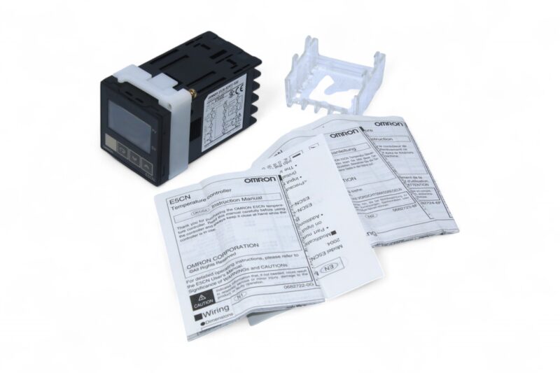 OMRON E5CN-R2MTC-500 Digital Temperature Controller (100 TO 240V)