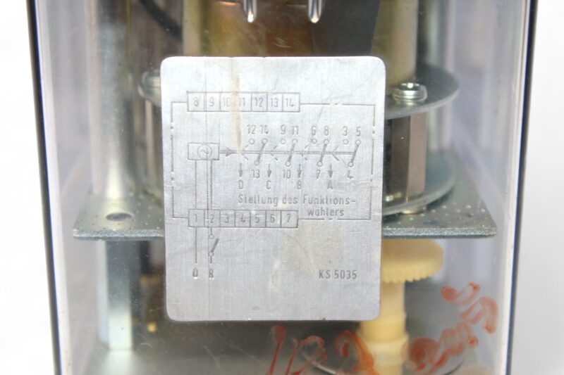 SCHLEICHER MZ 54 TIMER RELAY L692454 (0.3s…6h) - Image 3