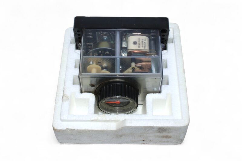 SCHLEICHER MZ 54 TIMER RELAY L692454 (0.3s…6h) - Image 8