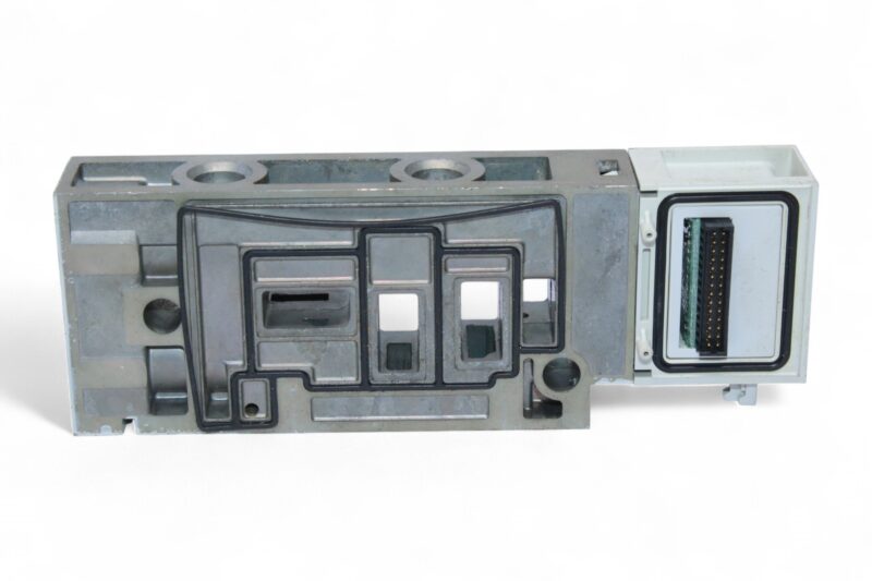 SMC VVQC4000-1A-D-03F MANIFOLD BLOCK - Image 4