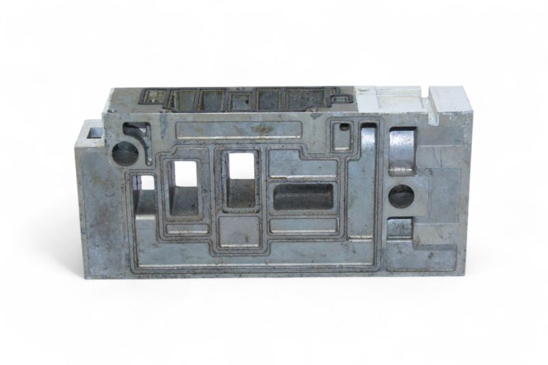 SMC VVQC4000-1A-D-03F MANIFOLD BLOCK - Image 3