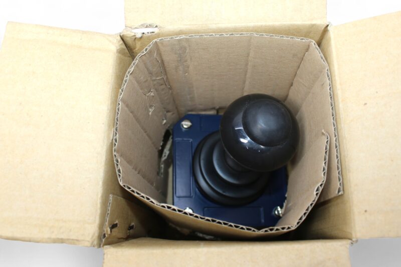 SCHMERSAL HLU 110-10T JOYSTICK - Image 7